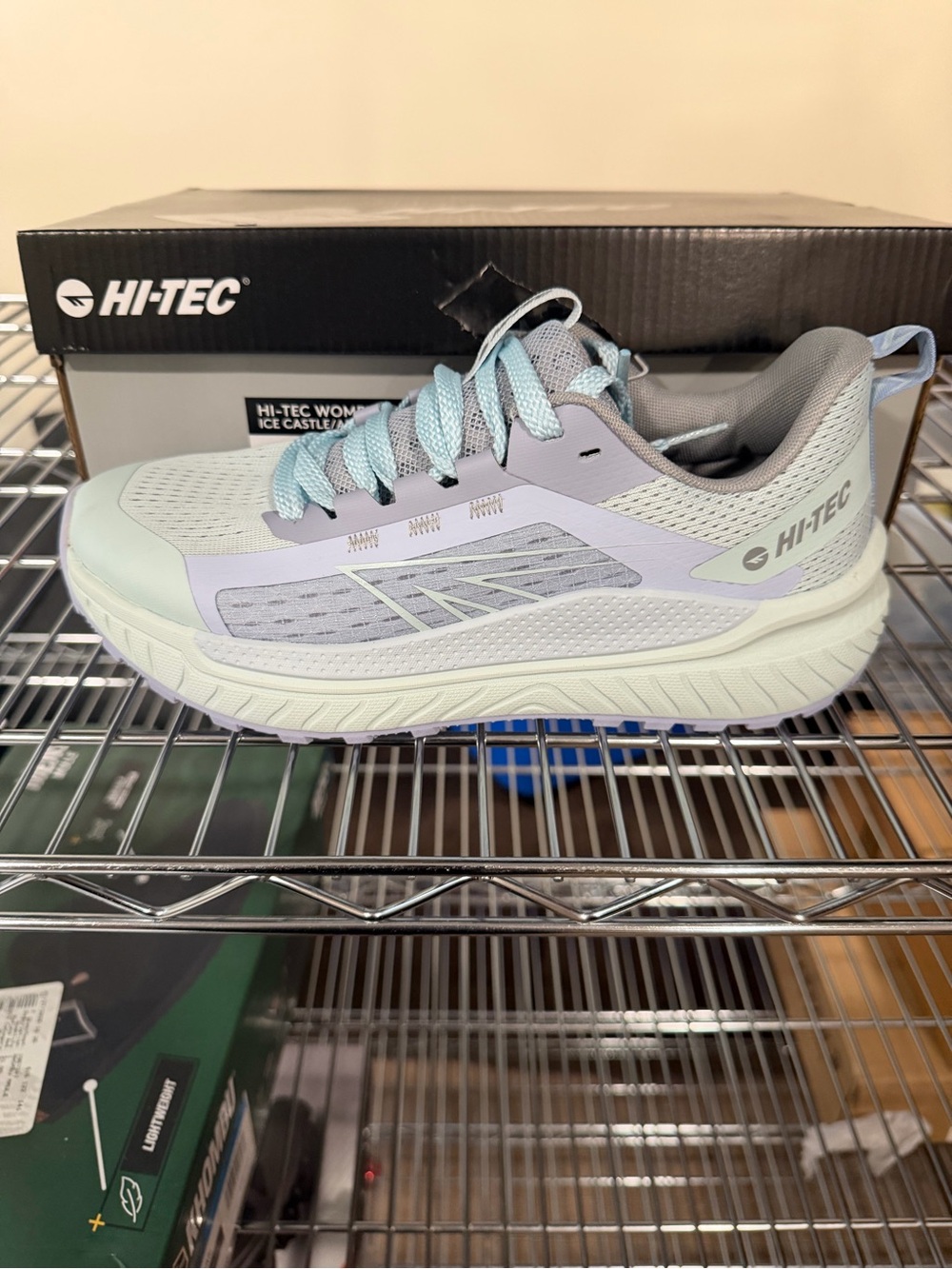 Hi-Tec Women’s Athletic Sneakers Ice castle / artic ice size 8.5 M US